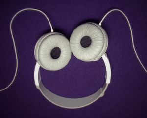 Preview wallpaper headphones, smiley, funny, audio