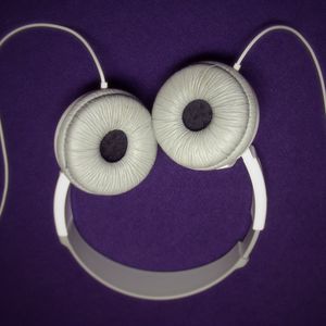 Preview wallpaper headphones, smiley, funny, audio