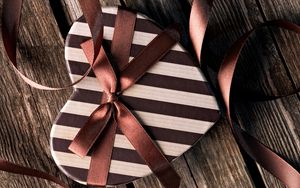 Preview wallpaper heart, box, bow, ribbon