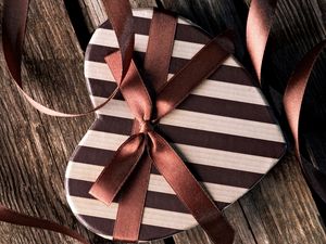 Preview wallpaper heart, box, bow, ribbon