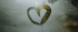 Preview wallpaper heart, drawing, love, glass, wet