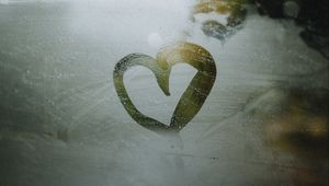 Preview wallpaper heart, drawing, love, glass, wet