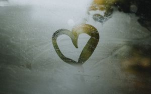 Preview wallpaper heart, drawing, love, glass, wet