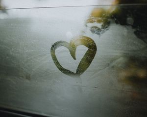 Preview wallpaper heart, drawing, love, glass, wet
