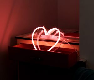 Preview wallpaper heart, glow, neon, room, dark