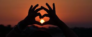 Preview wallpaper heart, hands, sunset, love, sun