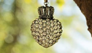 Preview wallpaper heart, key chain, decoration, crown