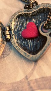 Preview wallpaper heart, locket, figurine, suspension