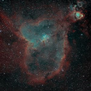 Preview wallpaper heart nebula, nebula, stars, glow, space