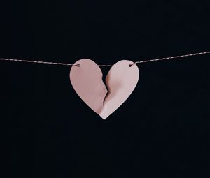 Preview wallpaper heart, paper, string, breaking