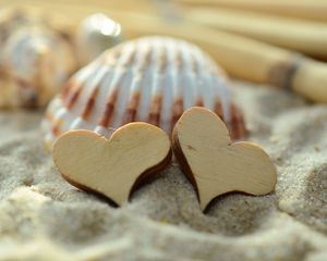 Preview wallpaper heart, sand, shell