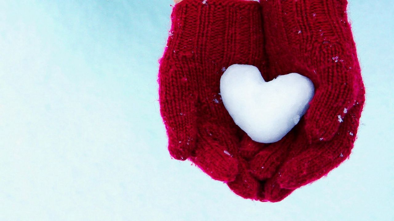 Wallpaper heart, snow, arms, mittens