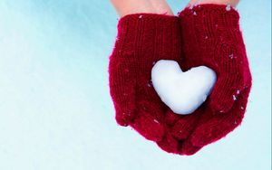 Preview wallpaper heart, snow, arms, mittens
