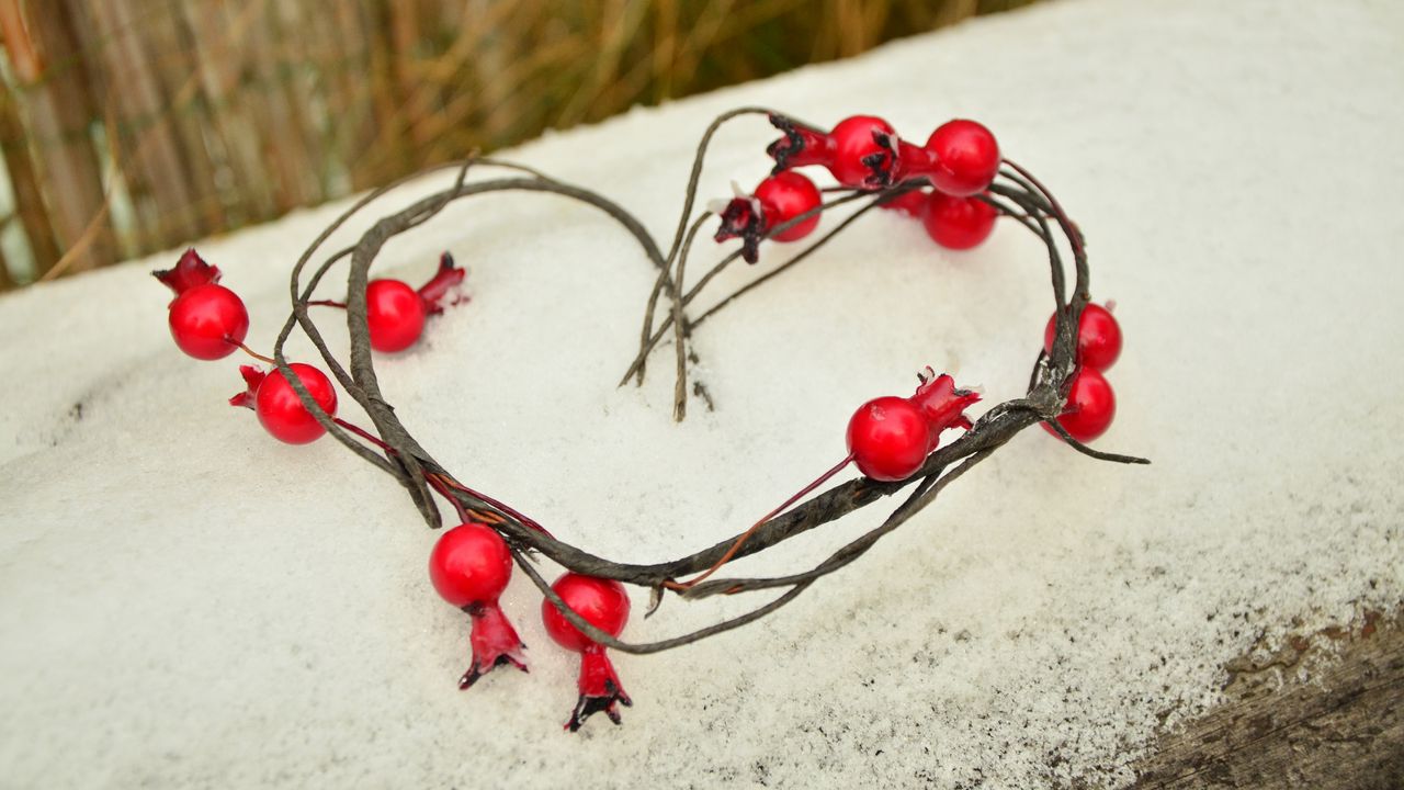 Wallpaper heart, snow, love, berries
