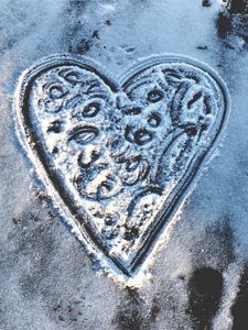 Preview wallpaper heart, snow, shape
