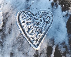 Preview wallpaper heart, snow, shape