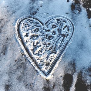 Preview wallpaper heart, snow, shape