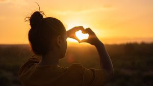 Preview wallpaper heart, sunset, hands, girl, love