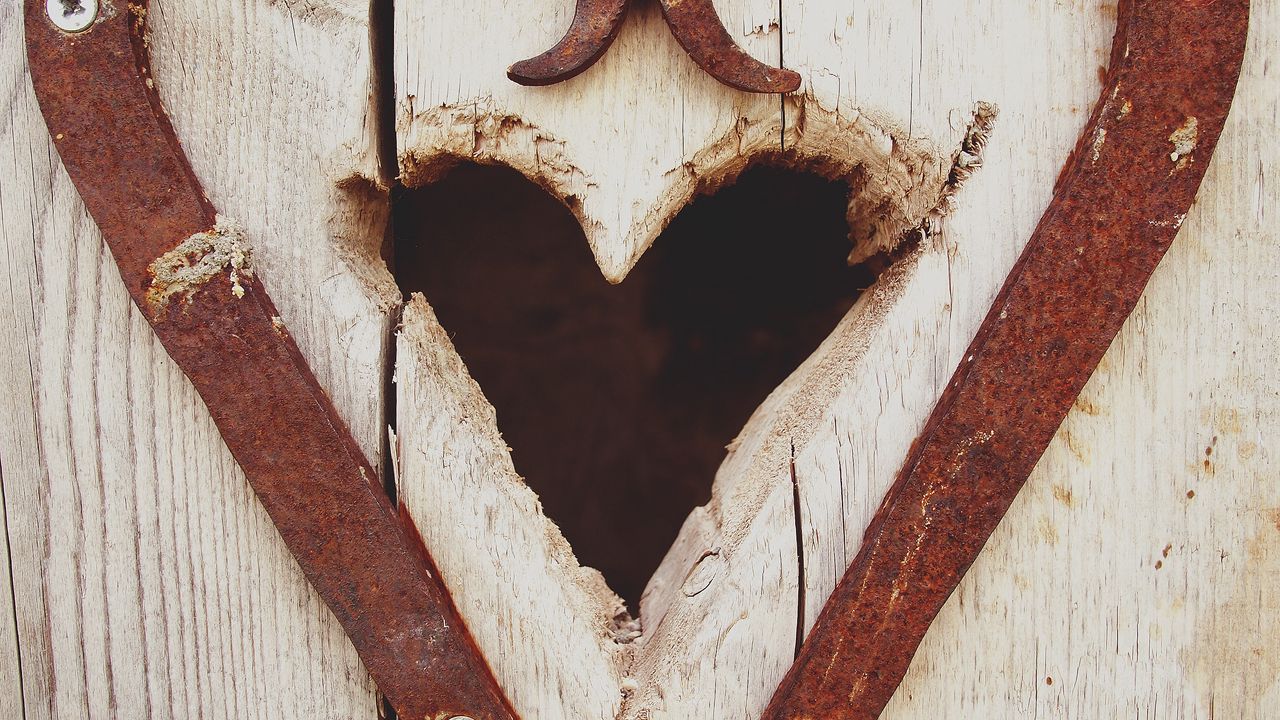 Wallpaper heart, wood, iron