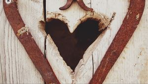 Preview wallpaper heart, wood, iron