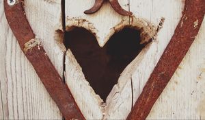 Preview wallpaper heart, wood, iron