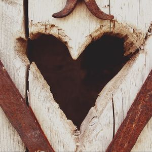 Preview wallpaper heart, wood, iron