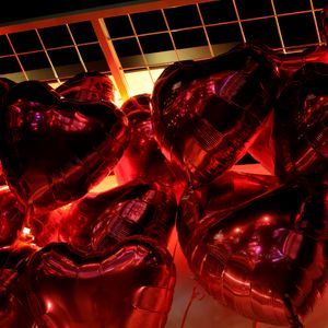 Preview wallpaper hearts, balloons, bed, backlight, love, red