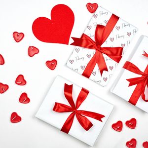 Preview wallpaper hearts, gift, love, white, red