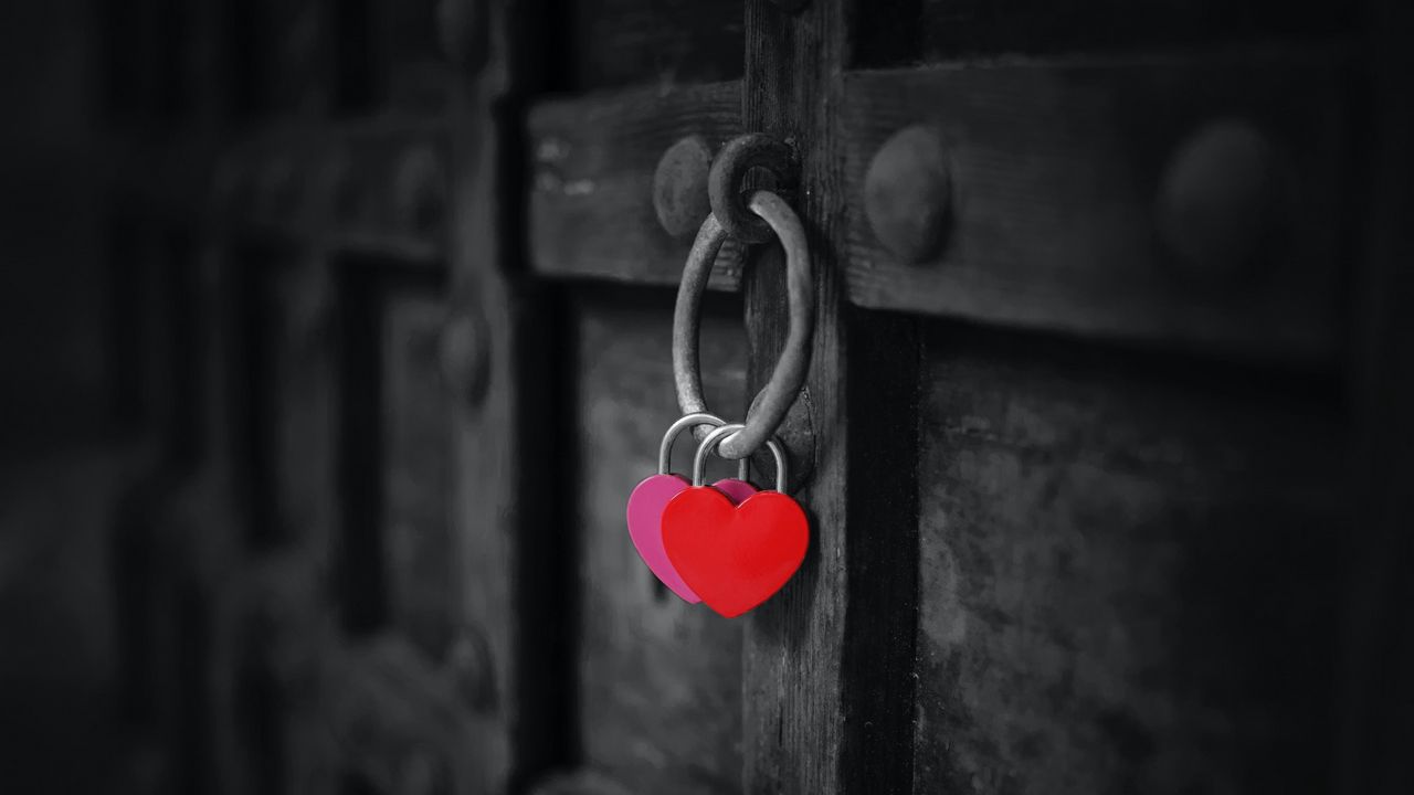 Wallpaper hearts, lock, gate, dark
