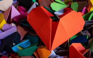 Preview wallpaper hearts, origami, paper, colorful