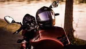 Preview wallpaper helmet, motorcycle, honda, bike