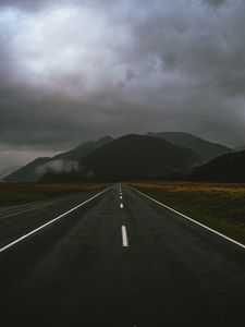 Preview wallpaper highway, mountains, marking, milford sound highway, fiordland national park, new zealand