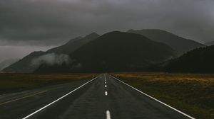 Preview wallpaper highway, mountains, marking, milford sound highway, fiordland national park, new zealand