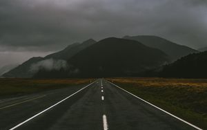 Preview wallpaper highway, mountains, marking, milford sound highway, fiordland national park, new zealand