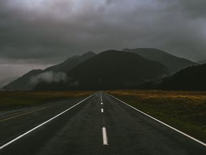 Preview wallpaper highway, mountains, marking, milford sound highway, fiordland national park, new zealand