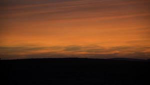 Preview wallpaper hill, horizon, silhouette, evening, sky