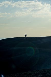 Preview wallpaper hill, silhouettes, sunlight, glare, horizon