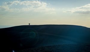 Preview wallpaper hill, silhouettes, sunlight, glare, horizon