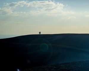 Preview wallpaper hill, silhouettes, sunlight, glare, horizon