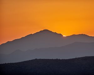 Preview wallpaper hill, sunset, sky, silhouette