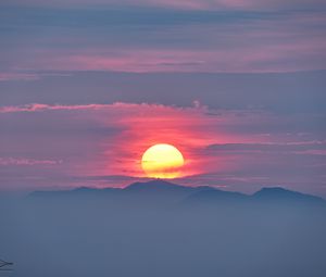 Preview wallpaper hills, sun, sunset