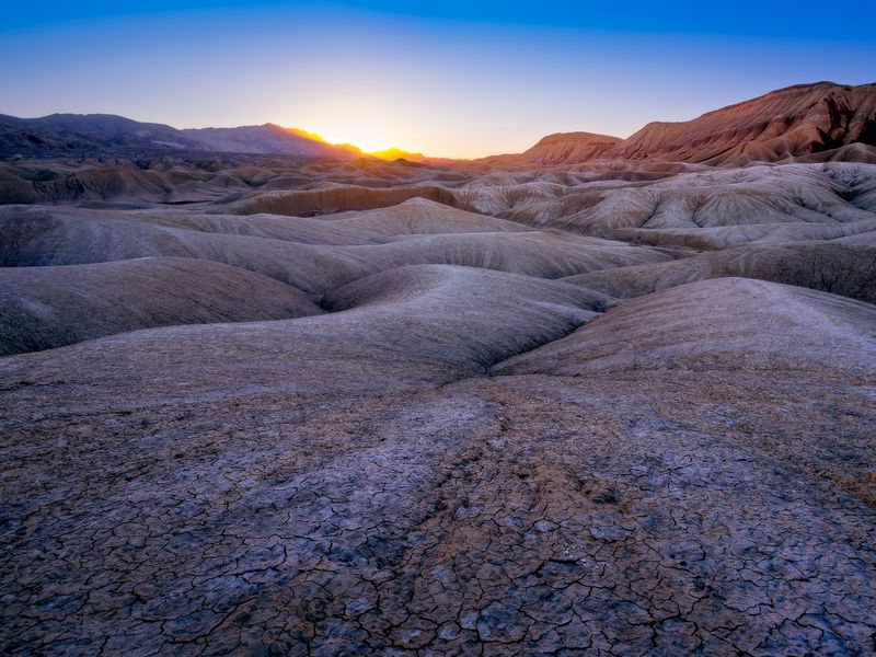 800x600 Wallpaper hills, sunrise, nature, cranny