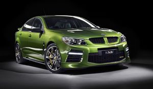 Preview wallpaper holden, commodore, hsv, gen-f2, green, side view