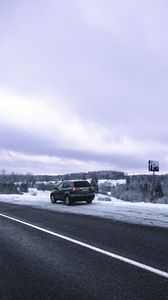 Preview wallpaper honda cr-v, honda, car, gray, road, snow