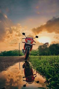 Preview wallpaper honda, motorcycle, bike, front view, red, reflection