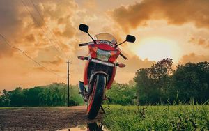 Preview wallpaper honda, motorcycle, bike, front view, red, reflection