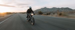 Preview wallpaper honda, motorcycle, bike, motorcyclist, speed, road