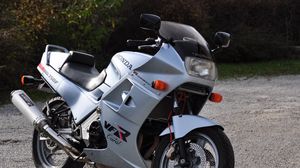 Preview wallpaper honda, motorcycle, bike, gray, headlight, moto