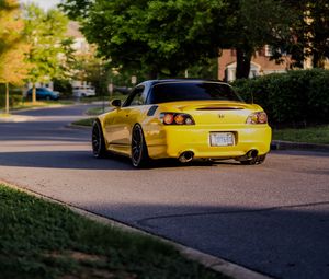 Preview wallpaper honda s2000, honda, sunlight, yellow