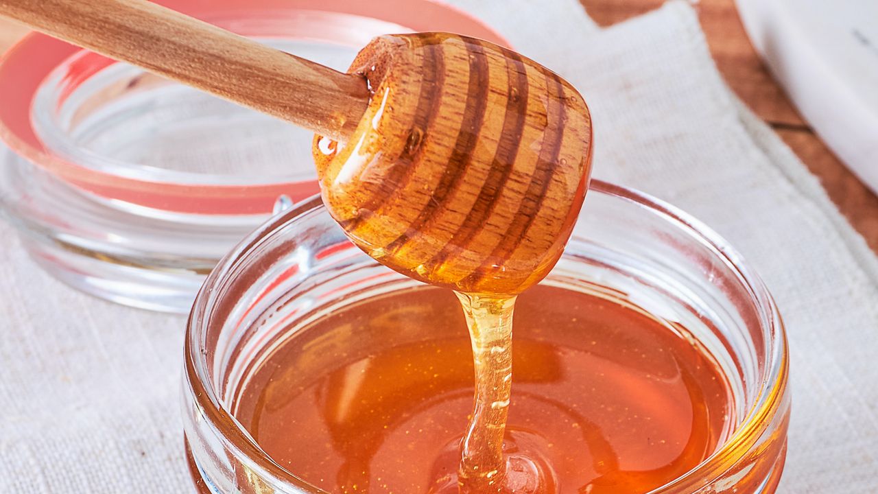 Wallpaper honey, spoon, jar, dessert